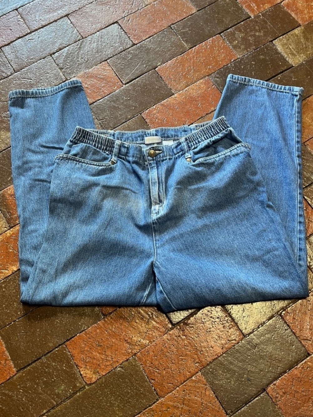 Vintage Essentials size 12 women’s jeans with elastic in waist 27” inseam